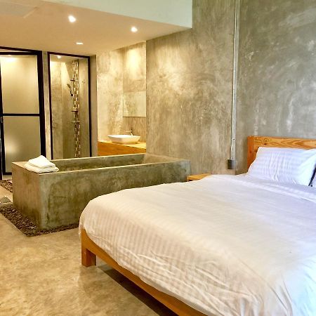 Klim Hotel Buriram Exteriör bild