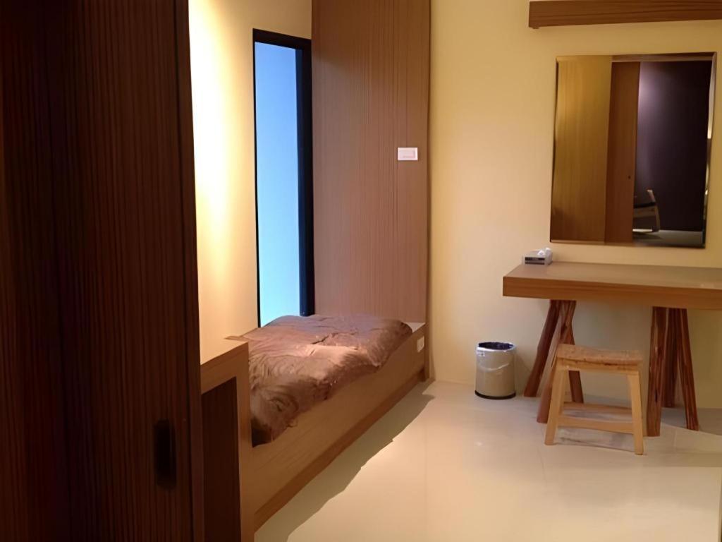 Klim Hotel Buriram Exteriör bild