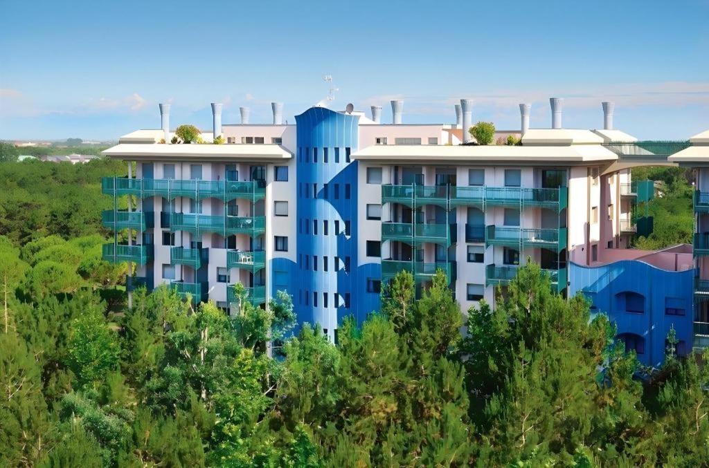 Klim Hotel Buriram Exteriör bild