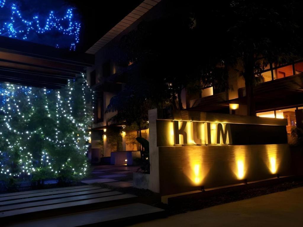 Klim Hotel Buriram Exteriör bild