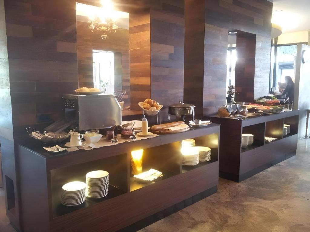 Klim Hotel Buriram Exteriör bild